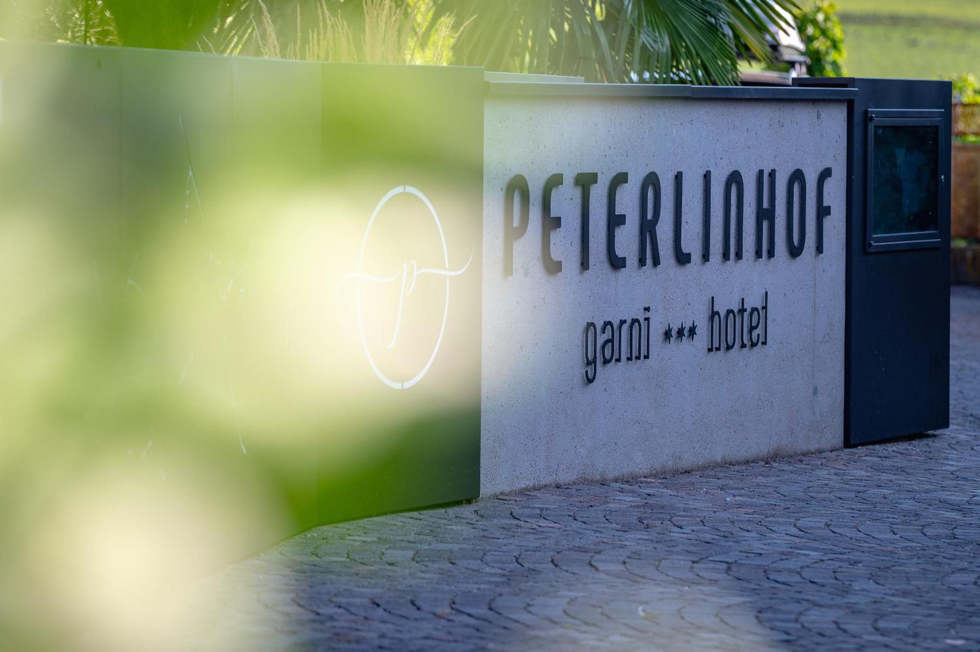 Garni Hotel Peterlinhof Caldaro Exterior photo